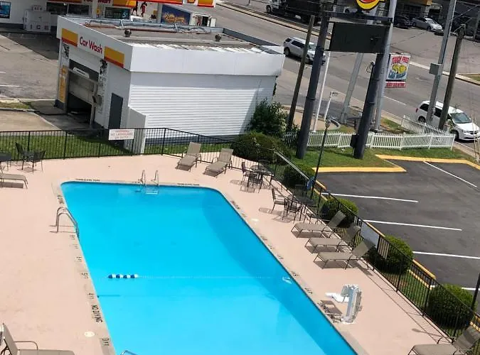 Top Hotels on I-24 near Vibrant Nashville, Tennessee